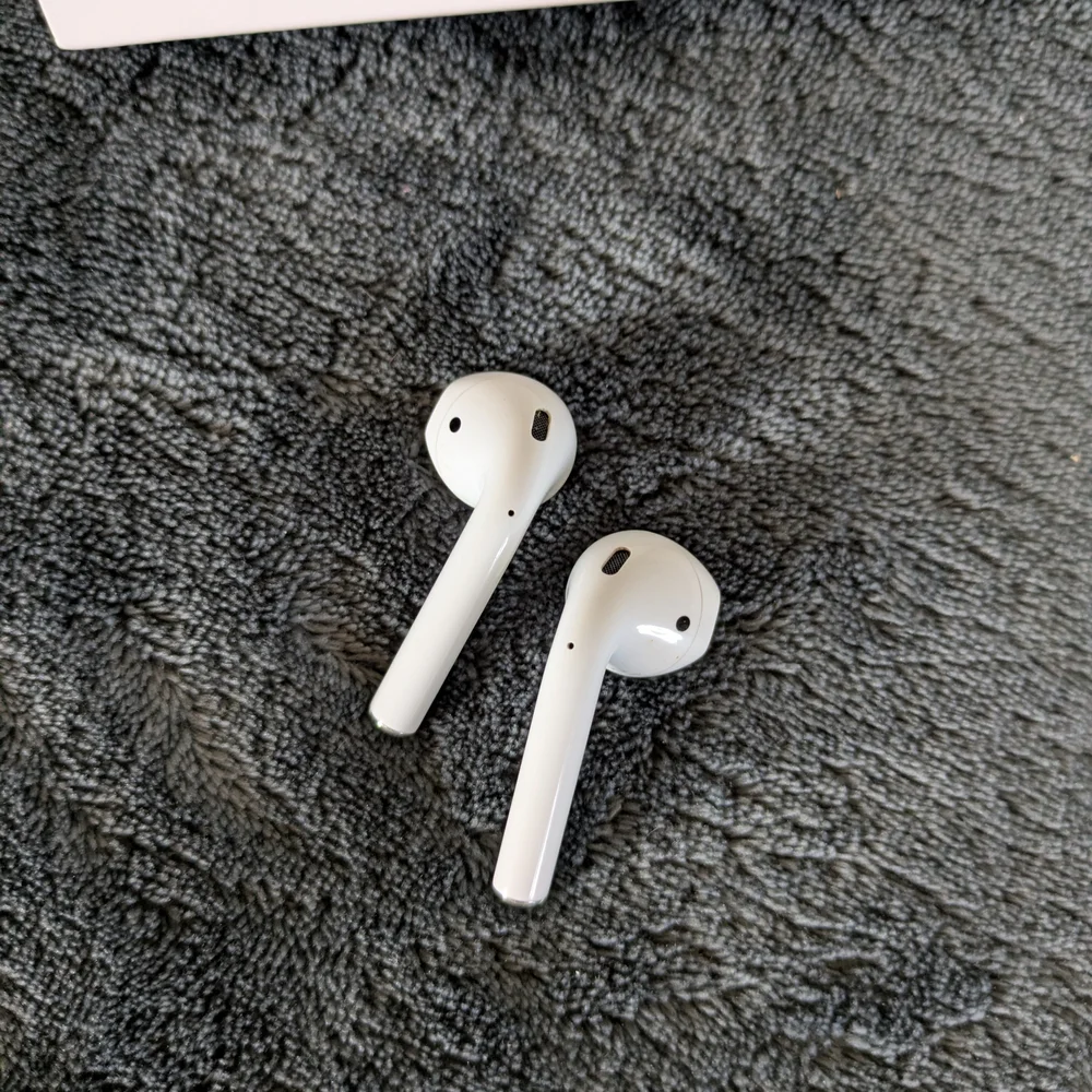Apple AirPods Wireless Earbuds